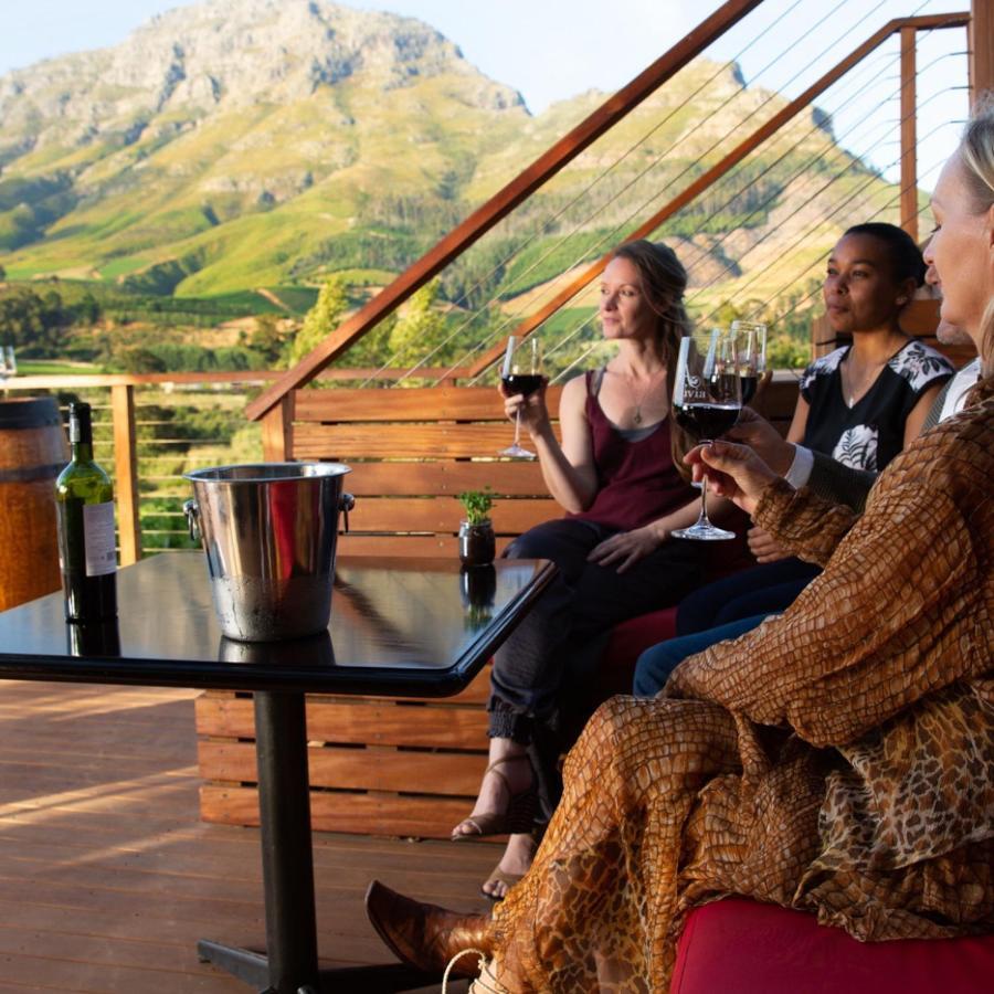 Alluvia Boutique Winery & Luxury Accommodation ステレンボッシュ エクステリア 写真 Wine tasting at the San Luis Obispo Vintners' Association